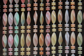 La Tenda Perlenvorhang GENOA 3 Türvorhang bunt, Hakenaufhängung, halbtransparent, 90 x 210 cm, Perlen - Länge und Breite individuell kürzbar