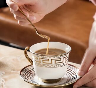 Cinar Kaffeeservice Porzellan Espressotassen Set Mokka Tassen für 6 Personen Metallständer, 6 Personen, 12 teiliges Espressotassenset für 6 Personen