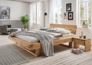 Home affaire Schlafzimmer-Set Ultima, 3-tlg, Bettgestell & 2 Nachttische aus massivem Fichtenholz, (Set, 3-tlg, Liegefläche 180x200cm, Belastbarkeit je Seite bis zu 200kg), Scandi Rustikale Balken-Optik, FSC®-zertifiziert, Pro Seite bis 200 kg
