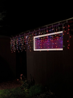 KONSTSMIDE No. 3672-503 LED Eisregen Lichtervorhang bunte Globes 200 bunte Dioden IP44