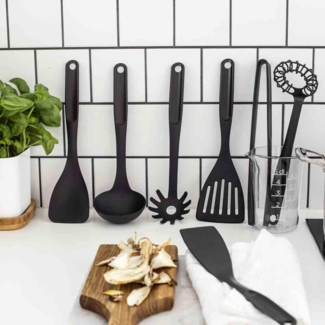 Pfannenwender 31,5 cm aus Nylon, temperaturbeständig bis max. 260 °C