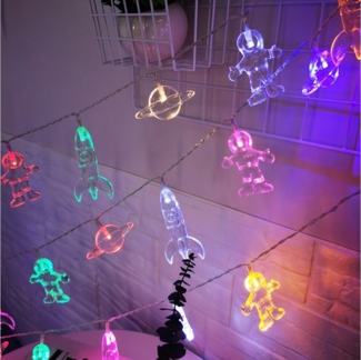 Qualra LED-Lichterkette 10/20LEDs Astronaut Rakete Raumschiff Lichterkette Weihnachtsdeko, 2/3M Batterie Weltall Geschenke für Kinder Schlafzimmer Party