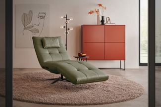 KAWOLA Relaxliege LETICIA motorisch mit Nackenkissen und Akku Leder olivgrün 115 x 156 x 82 cm