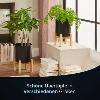 KHG Übertopf Schwarz mit 4 Beinen Holz, Blumentopf rund mit Holzgestell Kiefer, Größe M – Durchmesser 21 cm, Höhe 20 cm, Metall pulverbeschichtet, Stil Modern, Skandi, Industrial, wasserfest