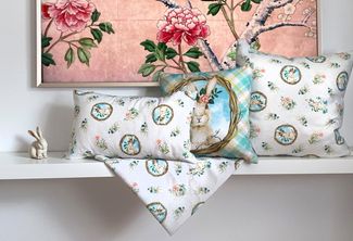 beties Mitteldecke Hase Josefine (1-tlg, 1 Stück Mitteldecke), mit zarten rosa und weißen Blüten