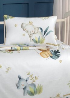 Aymando Babybettwäsche Zoo, 100% Baumwolle Mako Satin, 2 teilig, Saum und Reißverschluss goldfarben, Geschenkverpackung