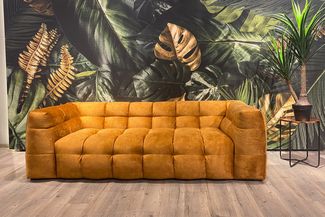 KAWOLA Sofa ROSARIO 4-Sitzer Velvet gold 68 x 105 x 282 cm