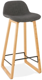 Mittelhoher Snackhocker BALTIK | Skandinavischer Snackhocker mit gepolstertem Sitz aus grauem Stoff und Beinen aus naturbelassenem Kadima Design