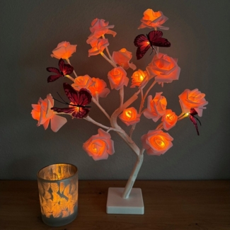 Online-Fuchs LED Baum künstliche Rosen mit LED-Blüten - Lichterbaum, Blumen, Stimmungslicht, 20 beleuchtete Rosenblüten, Warmweiß, mit Schmetterlingen verziert - 6-Stunden Timer
