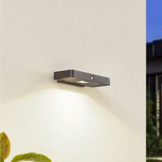 Lucande Außen-Wandleuchte Tavon, LED, Metall, Schwarz warmweiß IP54mit Bewegungsmelder, LED 1,63 W gesamt, warmweiß