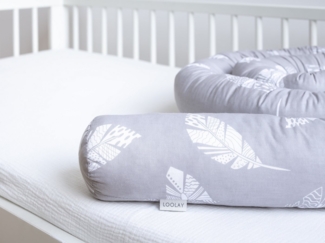 Loolay Nestchenschlange FEDER GRAU Baumwolle Multifunktion PREMIUM Bettschlange Schlange, (Bettumrandung Krabbeldecke Babybett Umrandung Schlange Bett Kopfschutz, Zierkissen Bettrolle Dekokissen Zugluftstopper - Super GESCHENK), LOOLAY® - 100% Europäis...