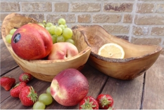 Olivenholz-erleben Obstschale Obstschale rustikaler Rand (L30-34 cm) aus Olivenholz, Antibakterielle Wirkung, lebensmittelecht, handefertigt, Naturprodukt