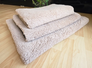 Hundebettenmanufaktur Hundematte Hundedecke Orsetto aus Sherpa Stoff