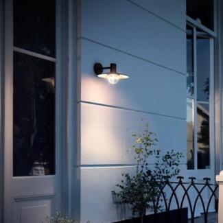 Philips Skua myGarden Außenwandleuchte schwarz E27 IP44