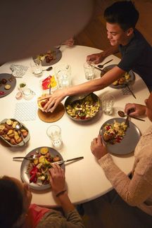 Philips LED Lampe 60W, G9, warmwei脽 (2700 Kelvin), 570 Lumen, Weiß