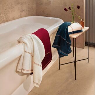 Möve Duschtuch Vibrant Opulence, Walkfrottier (1-St), aus Baumwolle und Lyocell gefertigt