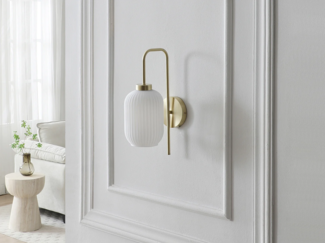 Vente-unique - Wandleuchte aus gebürstetem Messing und strukturiertem Weißglas - B. 25 x H. 41 cm - Goldfarben - LOUXOR