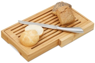 Brotschneidebrett mit Messer