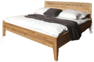 Bett Sydo 3 aus Kernbuche massiv 200x200 cm mit Holzkopfteil und Holzbeinen