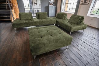 KAWOLA Sofa WIOLO Ecksofa velvet mit Hocker moosgrün 80 x 350 x 350 cm
