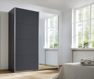 OTTO home Schwebetürenschrank Kleiderschrank Schrank Garderobe Schlafzimmerschrank THANOS (in 3 verschiedenen Ausstattungen BASIC/CLASSIC/PREMIUM) Optional mit Spiegel, Metall-Griffleisten alufarben MADE IN GERMANY