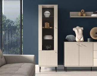 Wohnzimmer Vitrine SALOU-131 in kaschmir matt, goldfarbene Metallgriffe, B/H/T ca. 55/190/40 cm