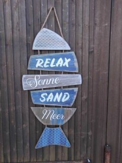 Deko-Impression Dekohänger Schild Fisch: Sonne Sand Meer Relax /MDF a. Kordel Geschenk 70 x 35 cm (1 St)