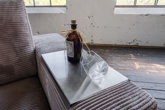 KAWOLA Tablett MADELINE gebürsteter Edelstahl für Armlehne Sofa 4 x 40 x 27 cm