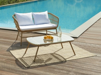 Vente-unique - Garten-Sitzgruppe aus Polyrattan: 1 Sofa 2-Sitzer & 1 Tisch - Holzfarben hell - LOUSINI von MYLIA