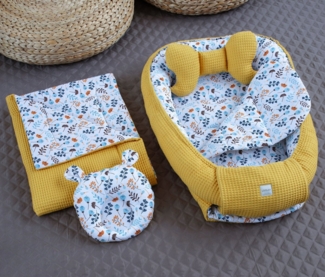 Loolay Bettnestchen Gelb WAFFELPIQUE/ BLUMEN Blau 5 TLG SET Babynest Babyausstattung, (PREMIUM Nestchen Geschenk SET für Neugeborene, 5-tlg, Nestchen für Mädchen und Junge, Babynestchen, Reisebett Unterlage), NESTCHEN + DECKE + MATRATZE + Bärchen + Sch...