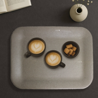 Tablett flach klein Kunstleder Rochen beige Kaffeetablett