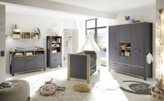 Babyzimmer Tom in Anthrazit Matt Lack und Asteiche von Mäusbacher 8 teiliges Komplett Set mit Kleiderschrank, Kinderbett Babybett mit Lattenrost und Wickelkommode - Kinderzimmer komplett Set von Mäusbacher - MD110961