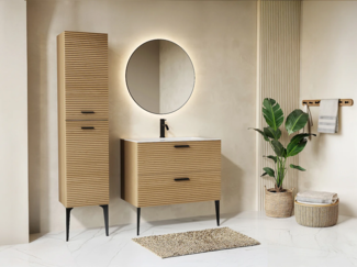 Vente-unique - Badhochschrank auf Füßen gestreift - Holzfarben hell - H. 140 cm - SARONE