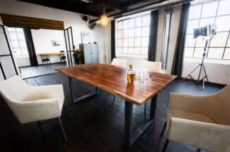 SIT-Möbel Live Edge 7103-99 Esszimmertisch mit Baumkante, massives Akazienholz, Nussbaumfarben / schwarzes Gestell, 200 x 100 x 77 cm