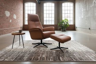 KAWOLA Relaxsessel JOSIANE Leder braun Komfort Drehsessel – Bequem, 360° drehbar, Relaxfunktion, Kopfstütze, inklusive Fußhocker