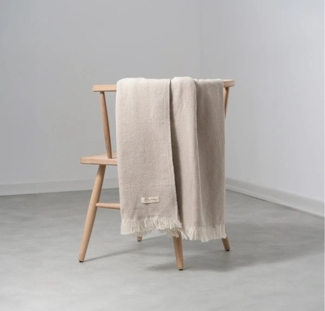 Wohndecke Wohndecke Milan in Fischgrätenmuster aus Biobaumwolle, Sandiik