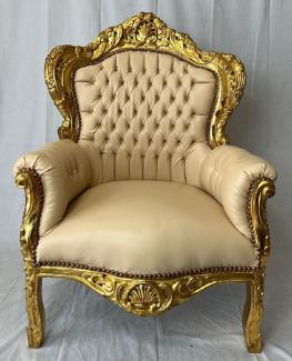 Casa Padrino Barock Kunstleder Sessel Beige / Gold - Barock Wohnzimmer Möbel