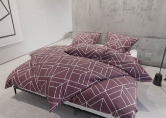 Mako Satin Bettwäsche Urban Geometric brombeer 135x200 + 80x80