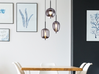 LED Pendelleuchte Metall Schwarz mit 3 Rauchglaskugeln, Ø 46cm