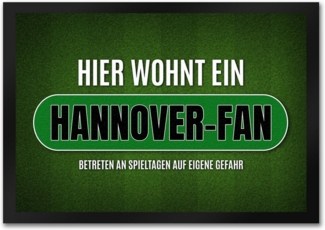 speecheese Fußmatte Hier wohnt ein Hannover Fan Fußmatte mit Rasen Motiv Fußball Stadion