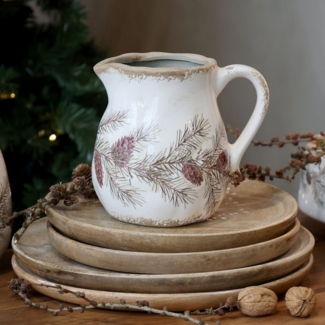 Chic Antique Wasserkrug Kanne mit Tannengirlanden H15,5/L16/B13 cm creme Herbst Winter, (1-tlg)