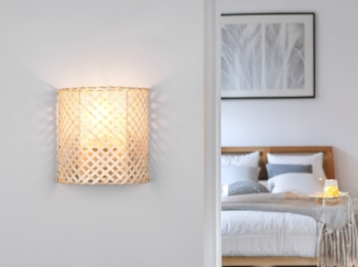 LED Wandleuchte mit Lampenschirm aus Bambus & Schalter, Höhe 19cm