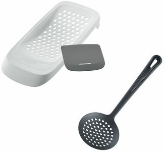 WESTMARK Spätzlereibe Set, 2tlg, 1 Spätzlereibe mit flexiblem Schaber, Spatzl + 1 Schöpflöf, ABS, PA, inkl. Schöpflöffel