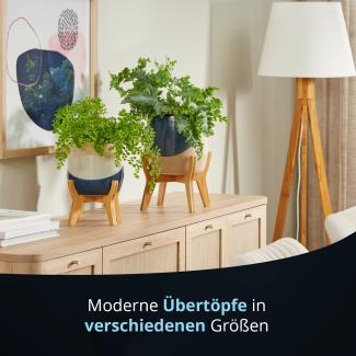 KHG Übertopf Blau Beige Holzgestell, Blumentopf Art Déco geometrische Dreiecke, Größe S – Durchmesser 14 cm, Höhe 26,5 cm, 4 Beine aus Bambus, Pflanzenständer modern, Dekoration für Zimmerpflanzen