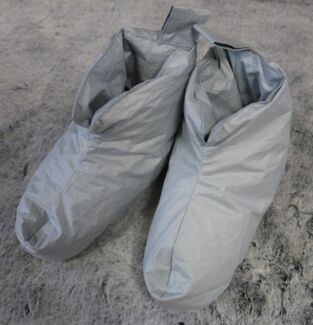 Betten Hofmann Kuschelwarme Daunenschuhe Bettschuhe Hausschuhe silber Gr. 2