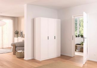 Rauch Möbel Lagoa, Kleiderschrank, Garderobe für Schlafzimmer, Kinderzimmer, Jugendzimmer 3-türig, mit Zubehör Classic, Farbe Weiß, Breite 136