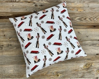 matches21 HOME & HOBBY Kissenbezüge Kissen-Bezug 46x46 cm Ski Winter Weihnachten weiß, (1 Stück), Wohnzimmer Kissen-Hülle als Deko-Kissen Zier-Kissen Sofa-Kissen
