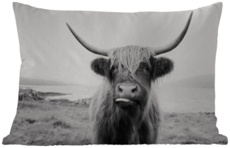 MuchoWow Dekokissen Tiere - Schottischer Highlander - Kuh - Schwarz - Weiß, Outdoor-Dekorationskissen, Kissen, Kissenbezug, 50x30 cm