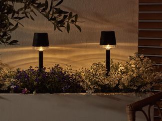 Luxform LED Gartenleuchte Luxform Solar Cala d'Or Schirmleuchte Standleuchte Solarleuchte, LED fest integriert, Standleuchte mit Erdspieß