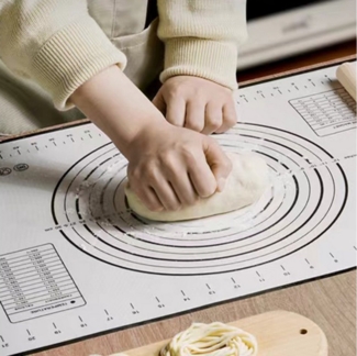 Jumpeak Ausrollmatte Backmatte 60x40 cm, Backmatte aus Silikon für Plätzchen, Pizza, Teig, Silikon, Hergestellt aus lebensmittelechtem Silikon,mit Skala,40*60,Rot,Schwarz